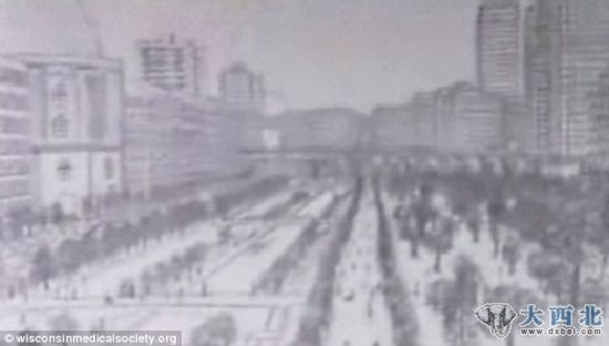 从12岁起,特莱希恩便开始设计假想城市乌维尔。他的这一想法来源于纽约和伦敦之行的经历 从12岁起,特莱希恩便开始设计假想城市乌维尔。他的这一想法来源于纽约和伦敦之行的经历