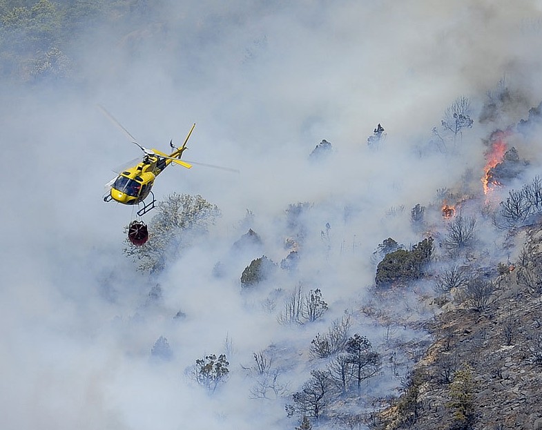 西班牙发生山火 千顷森林过火