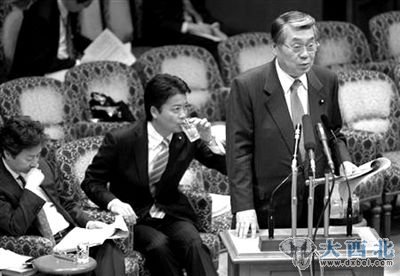 26日,田中直纪在国会一次会议上。 26日,田中直纪在国会一次会议上。