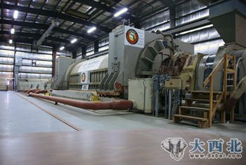100特斯拉脉冲磁体由功率达1200兆焦的发动机提供动力。 100特斯拉脉冲磁体由功率达1200兆焦的发动机提供动力。