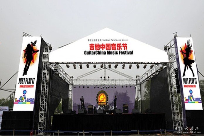 舞台区:舞台位于太极湖边,在面对舞台的右侧开辟演员专用通道;可容纳2万人/天