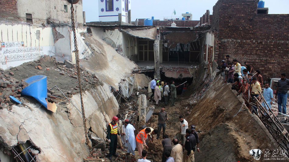 巴基斯坦一清真寺垮塌 造成9人死亡多人被埋