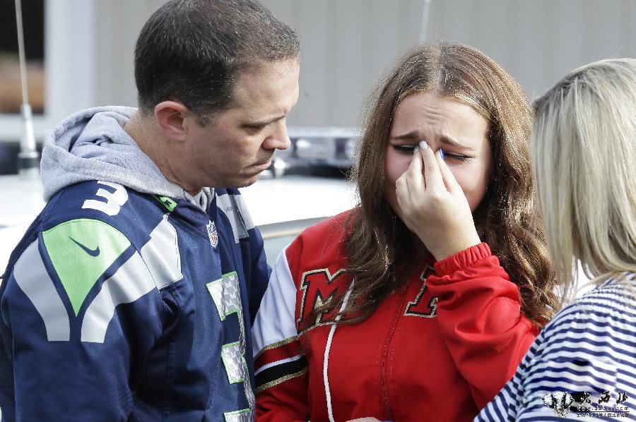 美国一所中学发生枪击事件致2人丧生