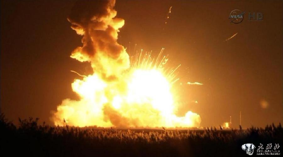 美向空间站运送物资的私企火箭爆炸