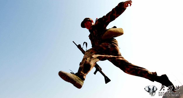 甘肃：“95后”新兵迈好警营第一步