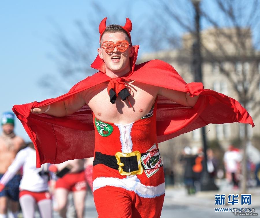 华盛顿国会前举行趣味慈善跑步活动