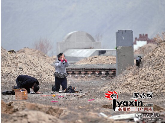 乌鲁木齐市东山公墓昔日乱坟岗 如今生态园 乌鲁木齐市东山公墓昔日乱坟岗 如今生态园