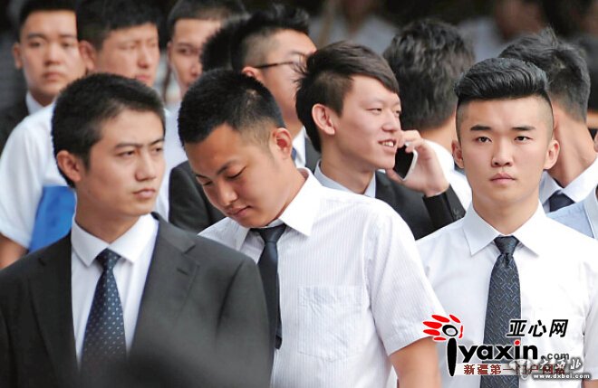 南航首招“辣妈”空姐 上百“辣妈”报名 服务会更有爱心和耐心 南航首招“辣妈”空姐 上百“辣妈”报名 服务会更有爱心和耐心