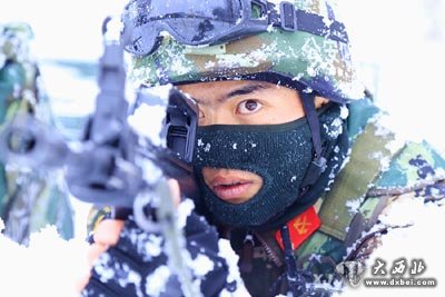 新疆:雪地练精兵