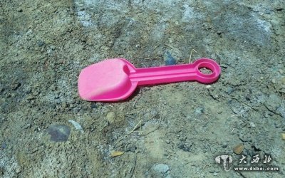 祸从天降,螺丝刀从19楼坠下扎入两岁女童颅脑