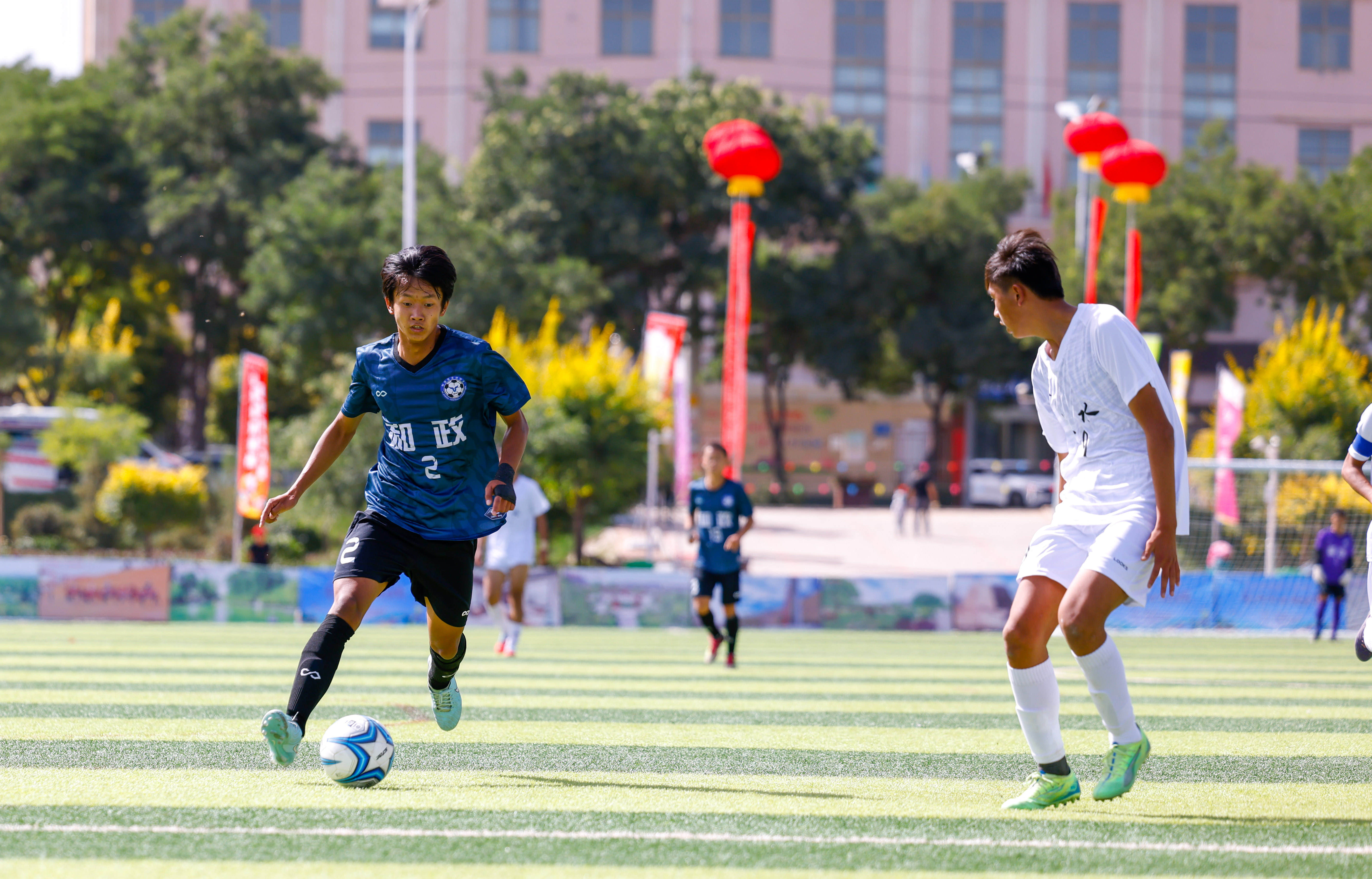 汇聚青春力量点燃足球