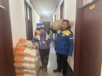 步履织就温暖网格，德